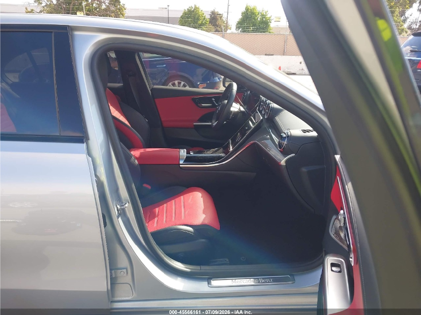 Mercedes C-class 300 2024