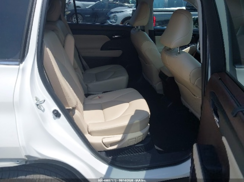 Toyota Highlander HYBRID XLE 2022