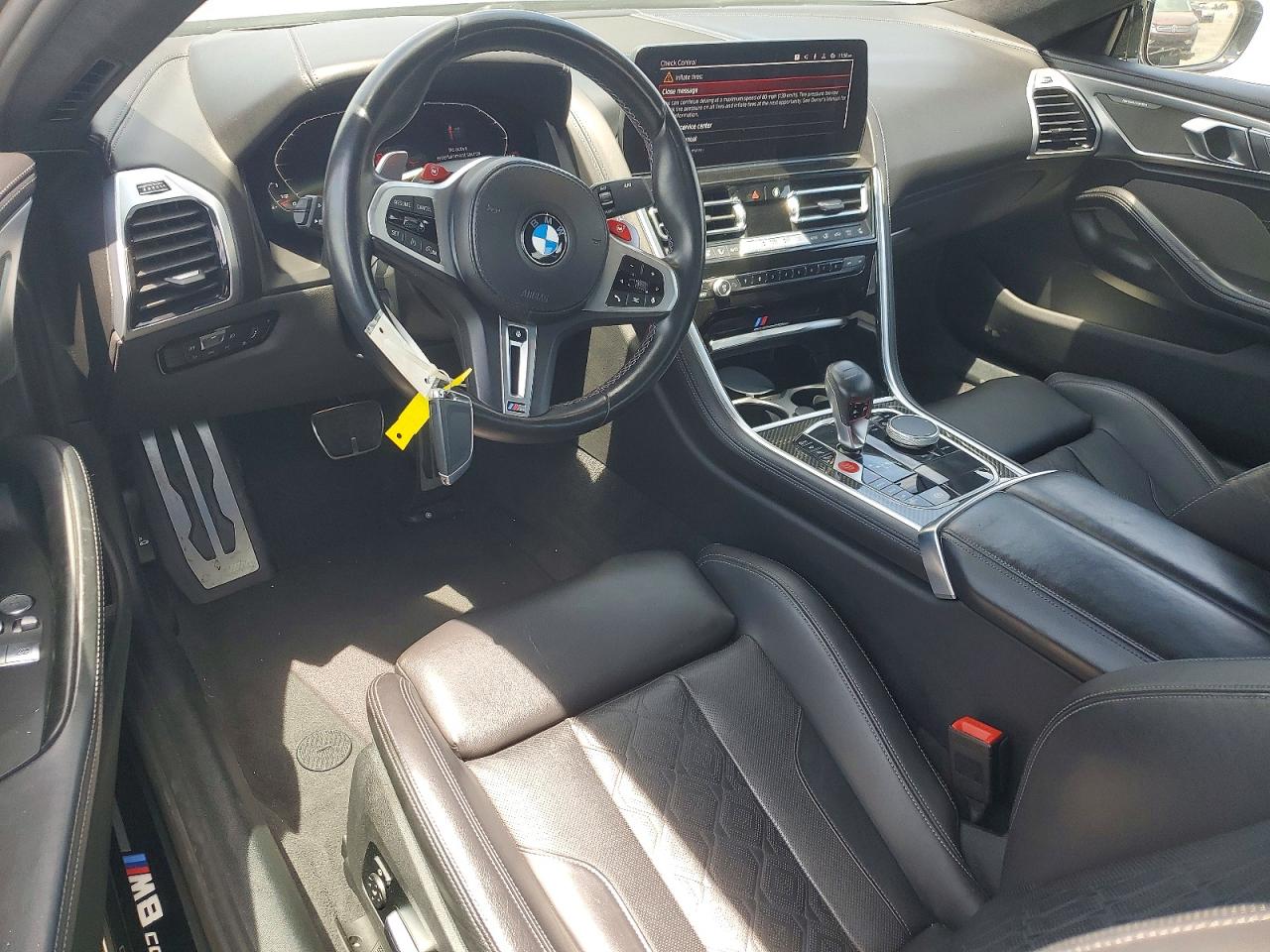 BMW M8 2023