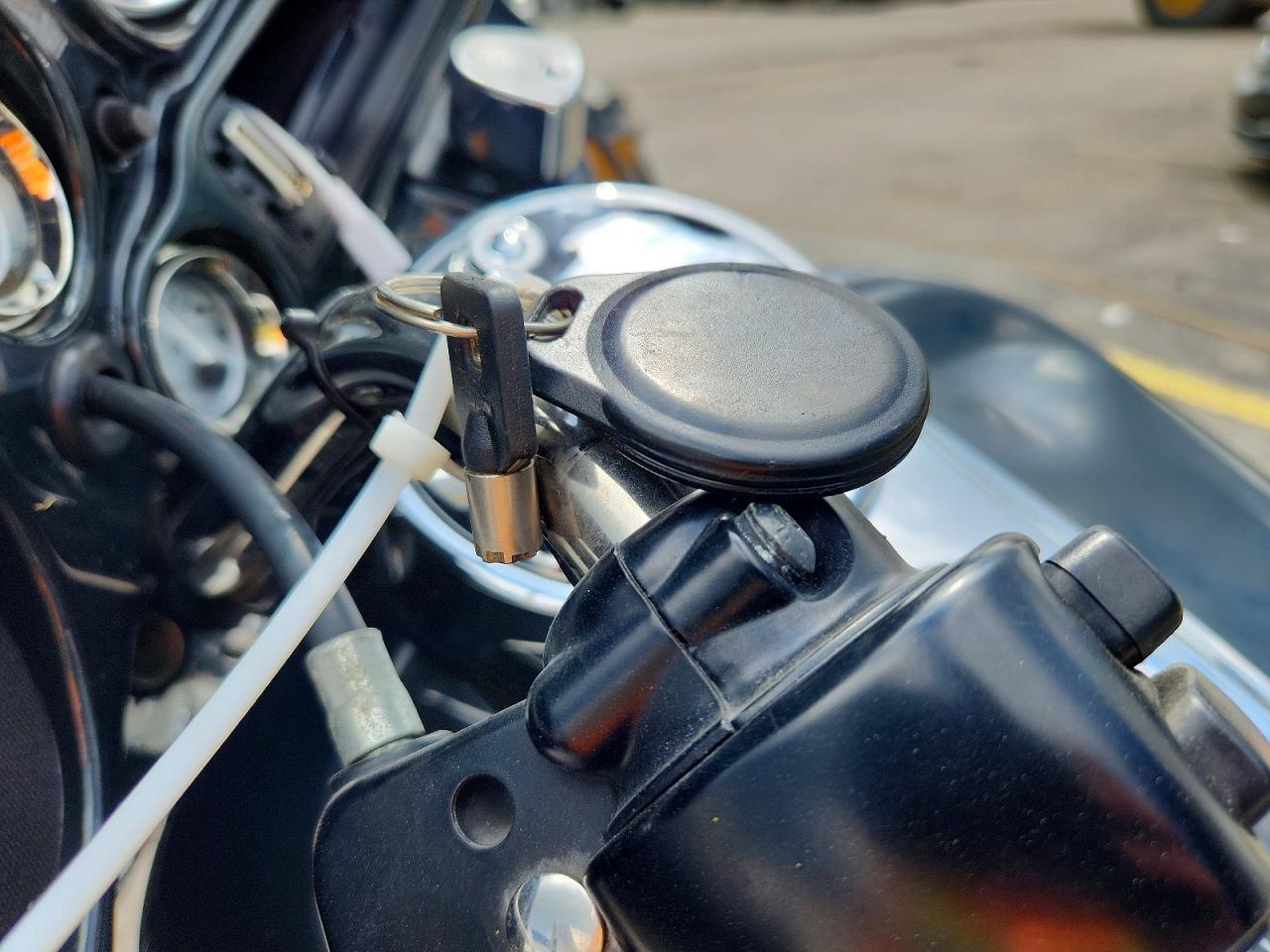 Harley-Davidson FLHXI 2006