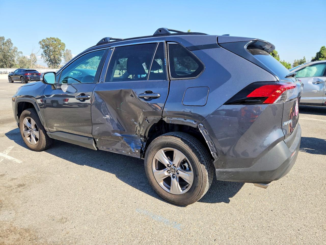 Toyota RAV4 XLE 2025