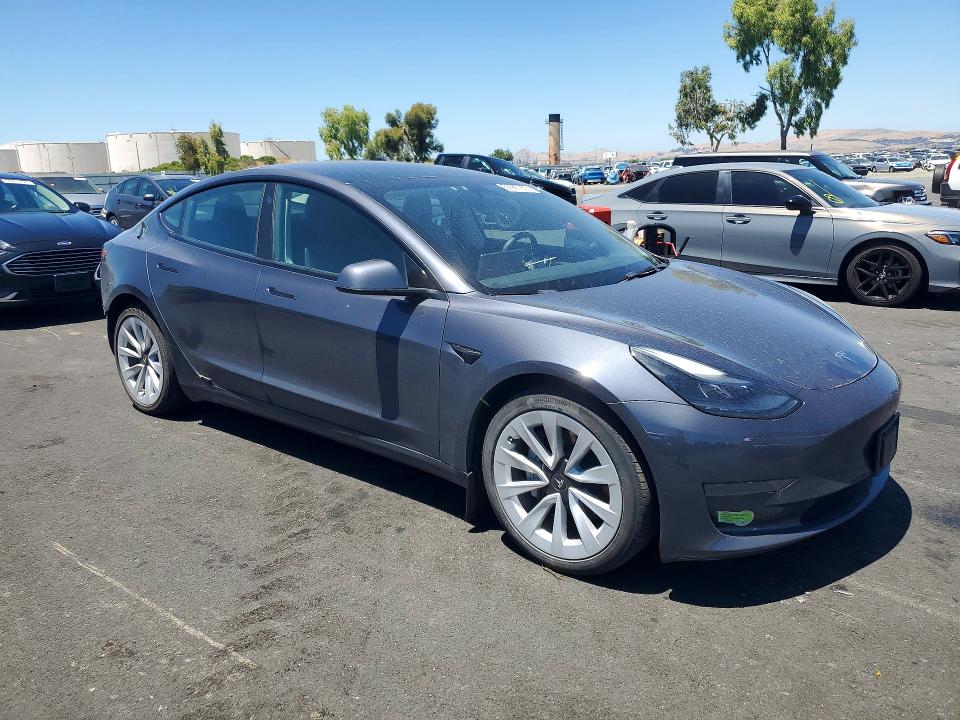 Tesla Model 3 2023