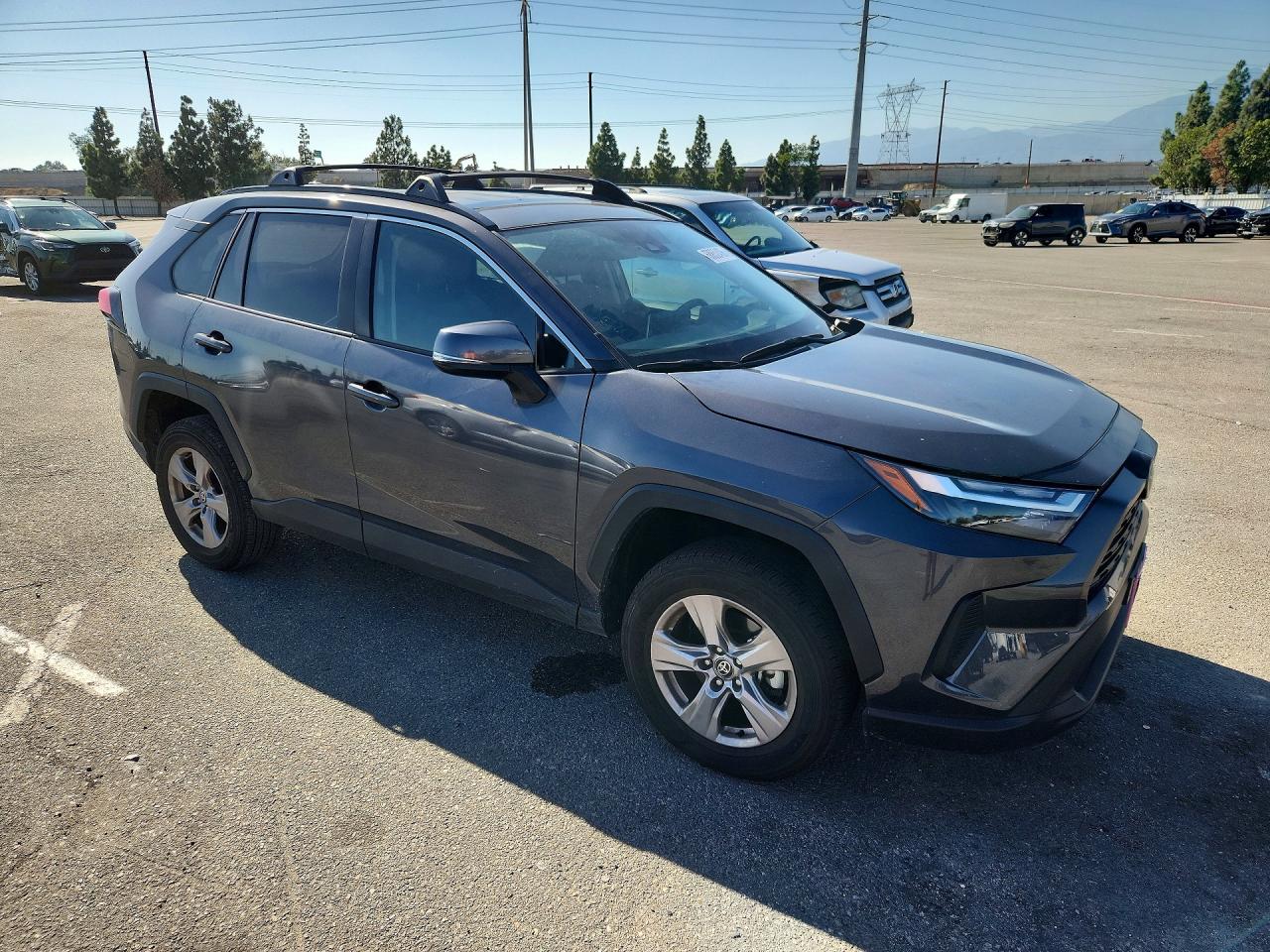 Toyota RAV4 XLE 2025