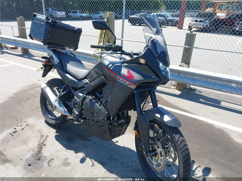  XL750