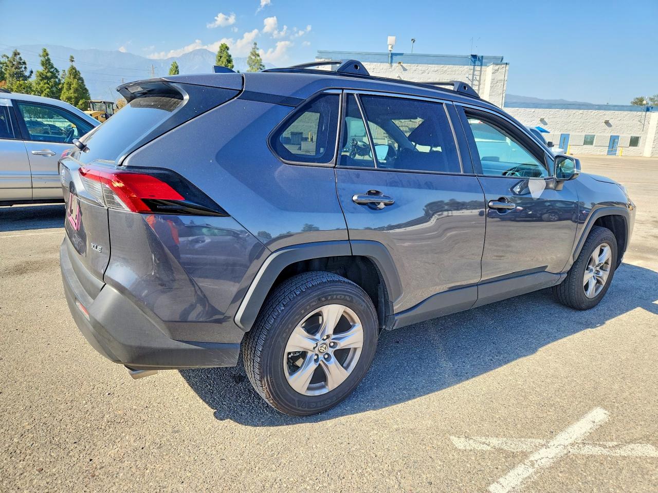 Toyota RAV4 XLE 2025