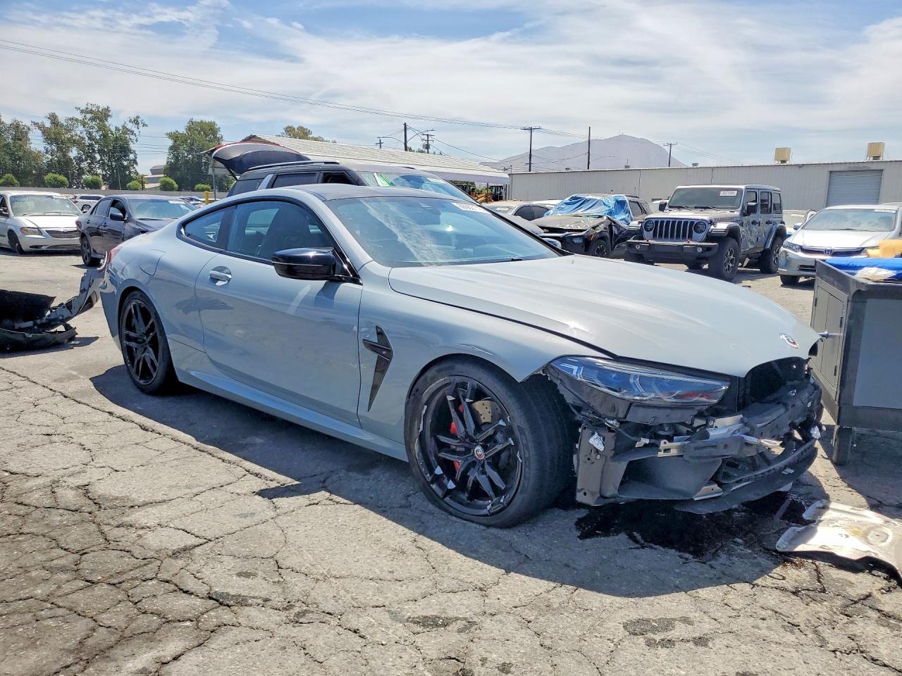 BMW M8 2023