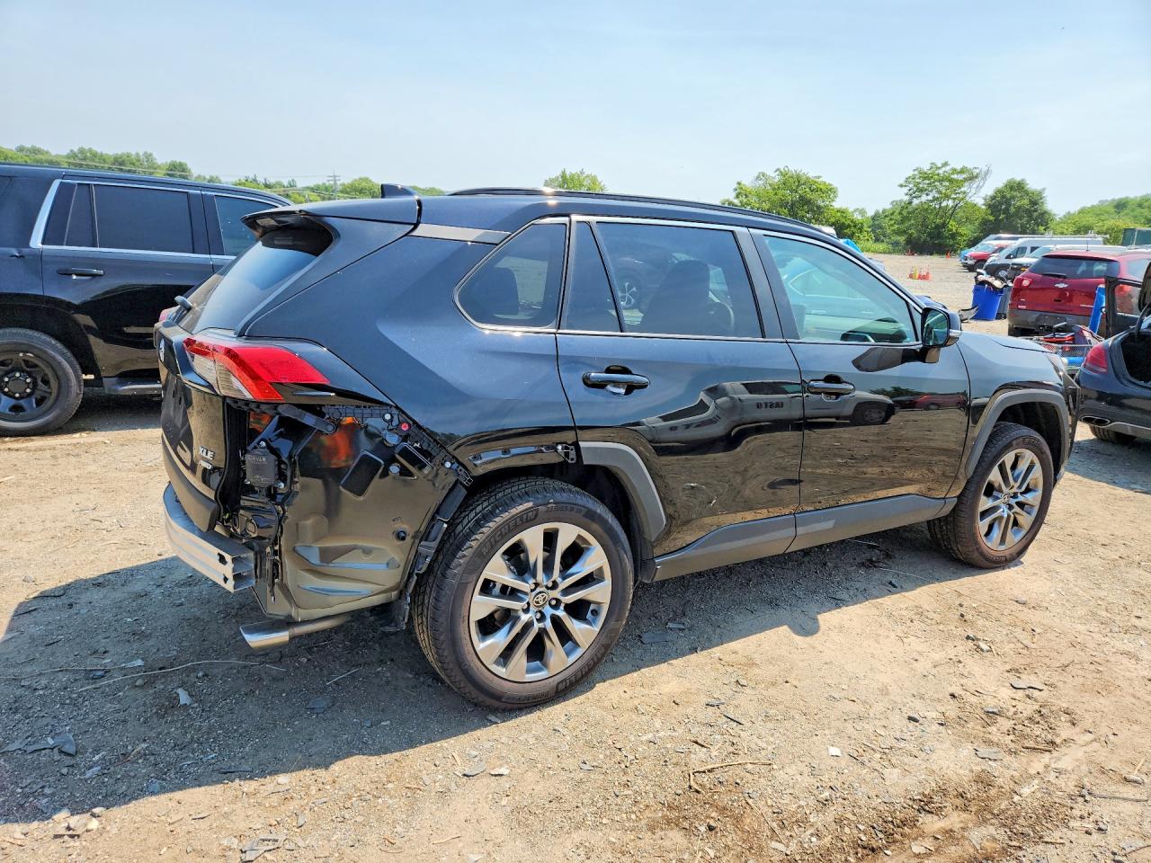 Toyota RAV4 XLE PREMIUM 2025