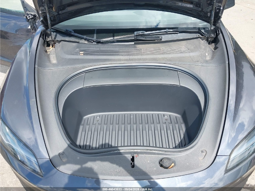 Tesla Model 3 LONG RANGE 2024
