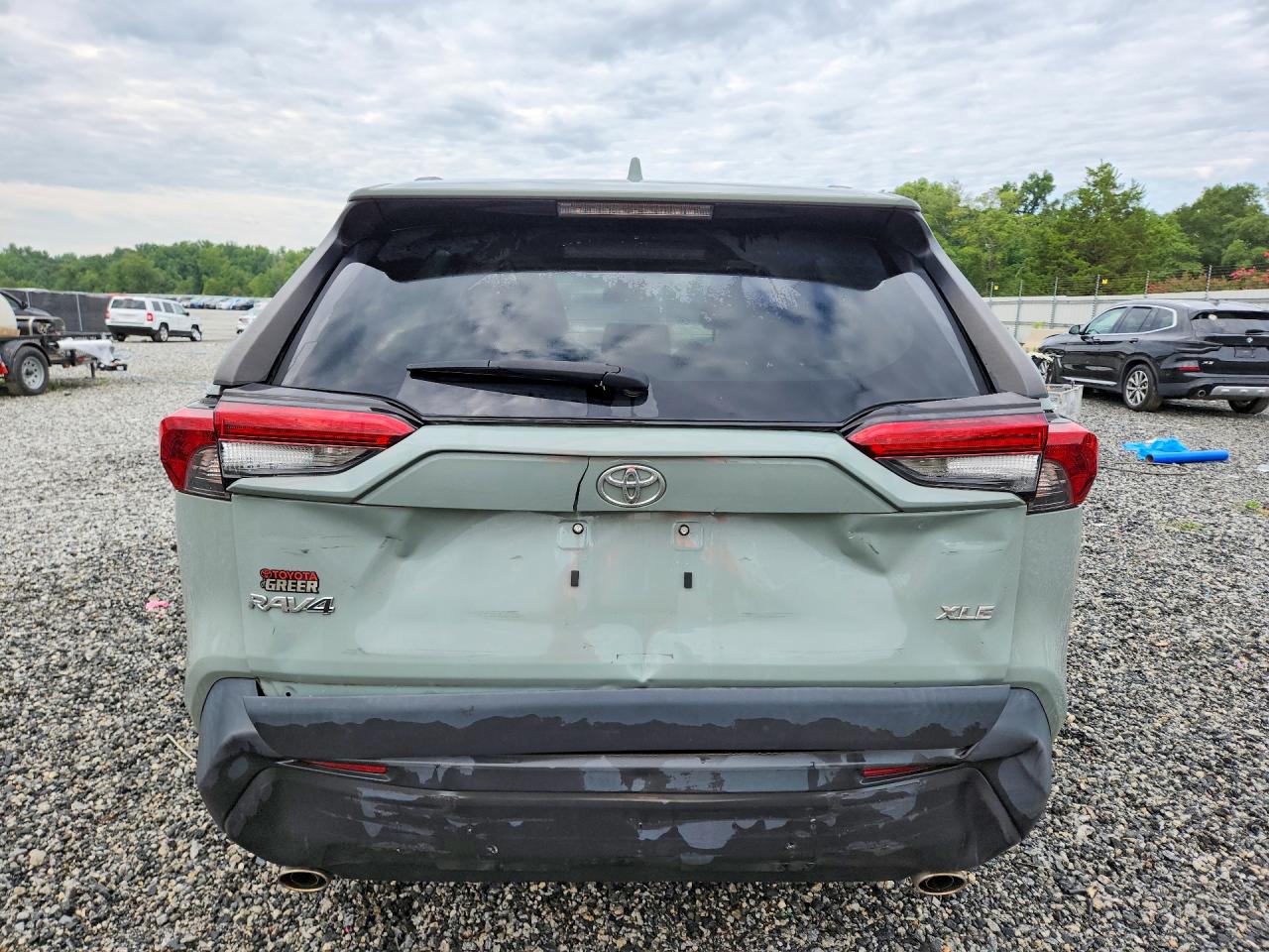 Toyota RAV4 XLE 2022
