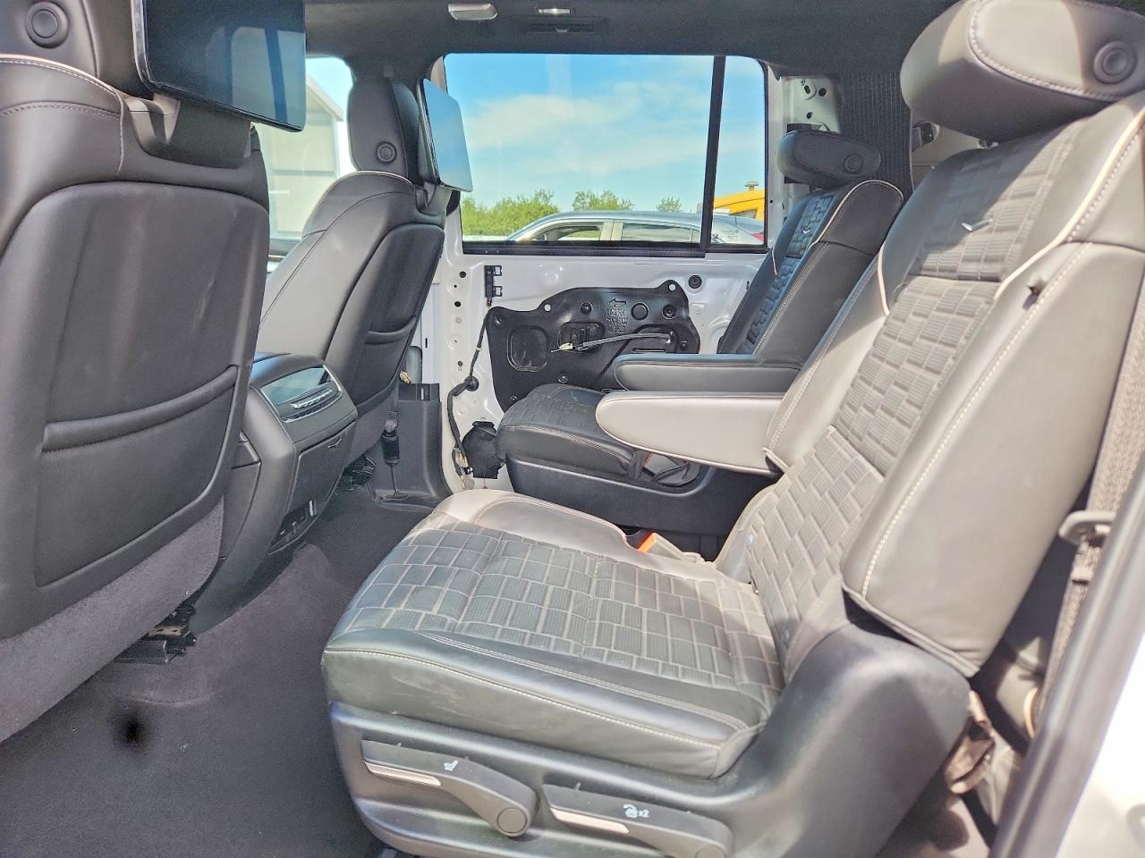 Cadillac Escalade ESV SPORT PLATINUM 2025