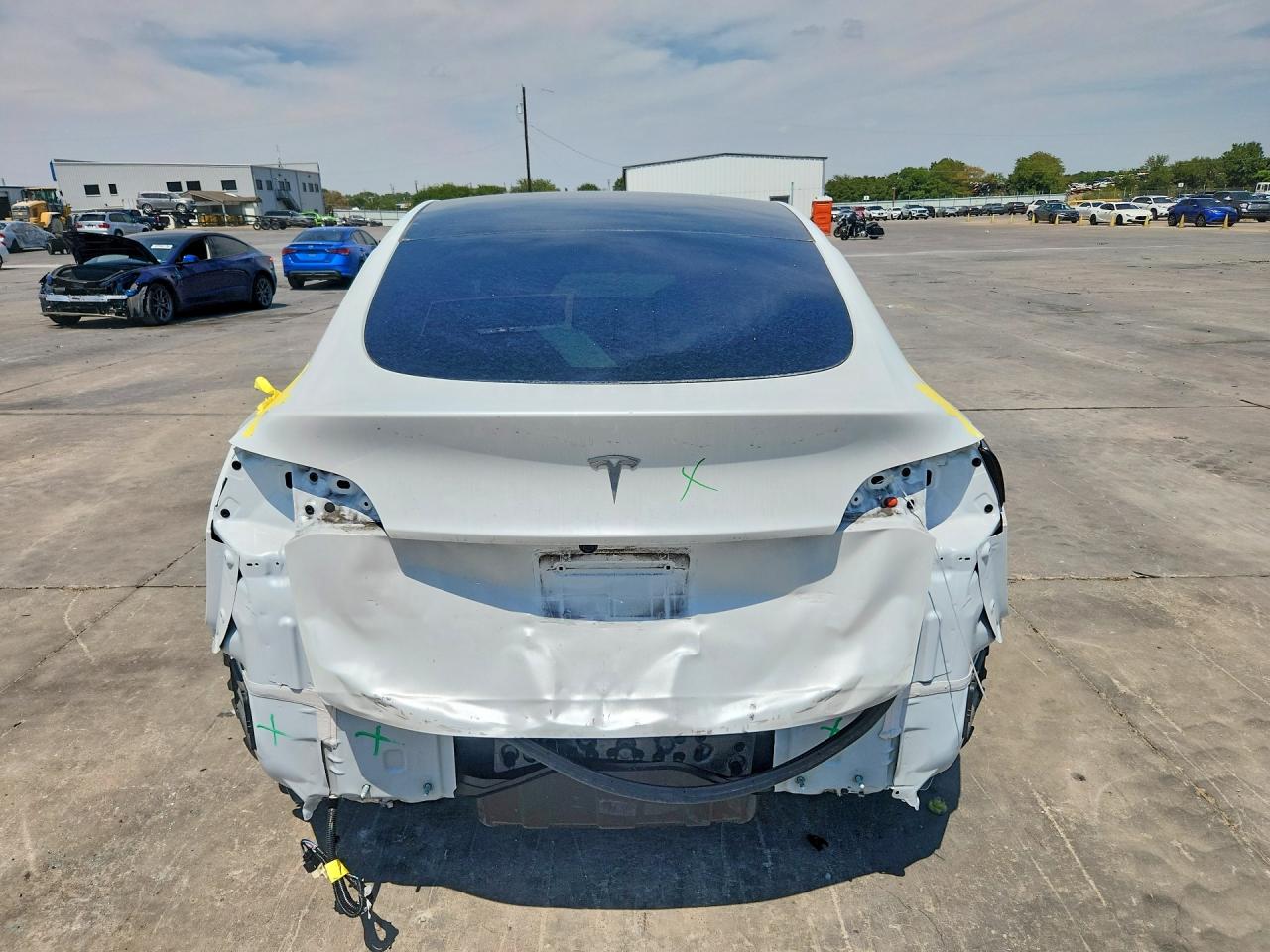 Tesla Model Y 2025
