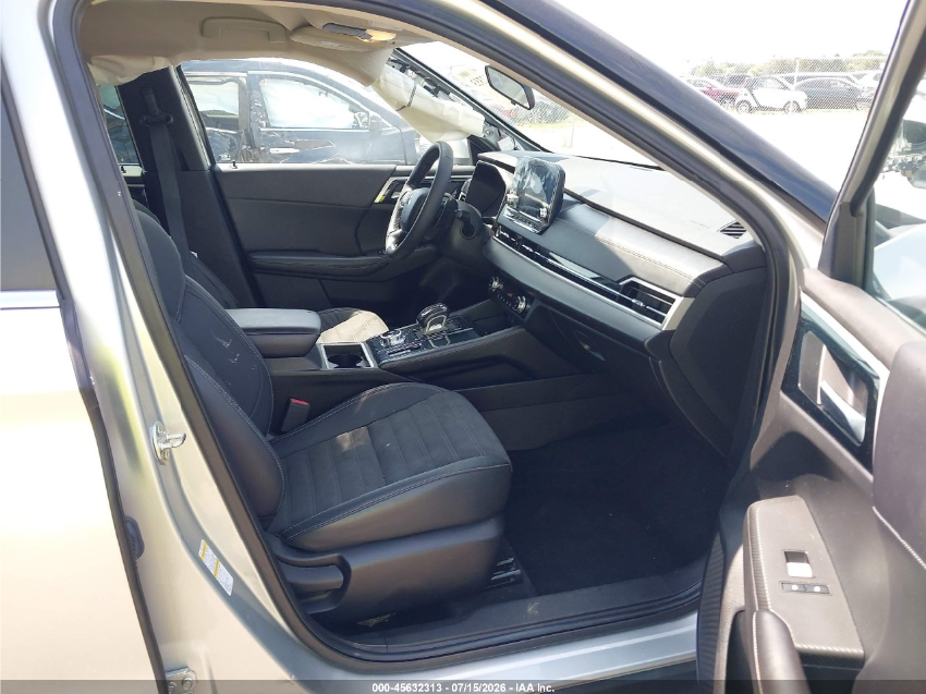 Mitsubishi Outlander SE 2023