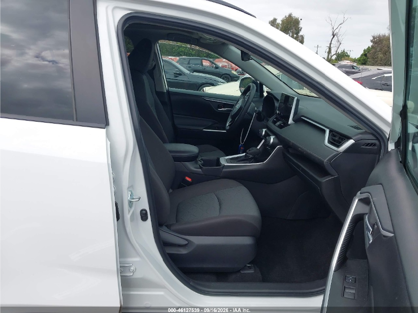 Toyota RAV4 XLE 2023