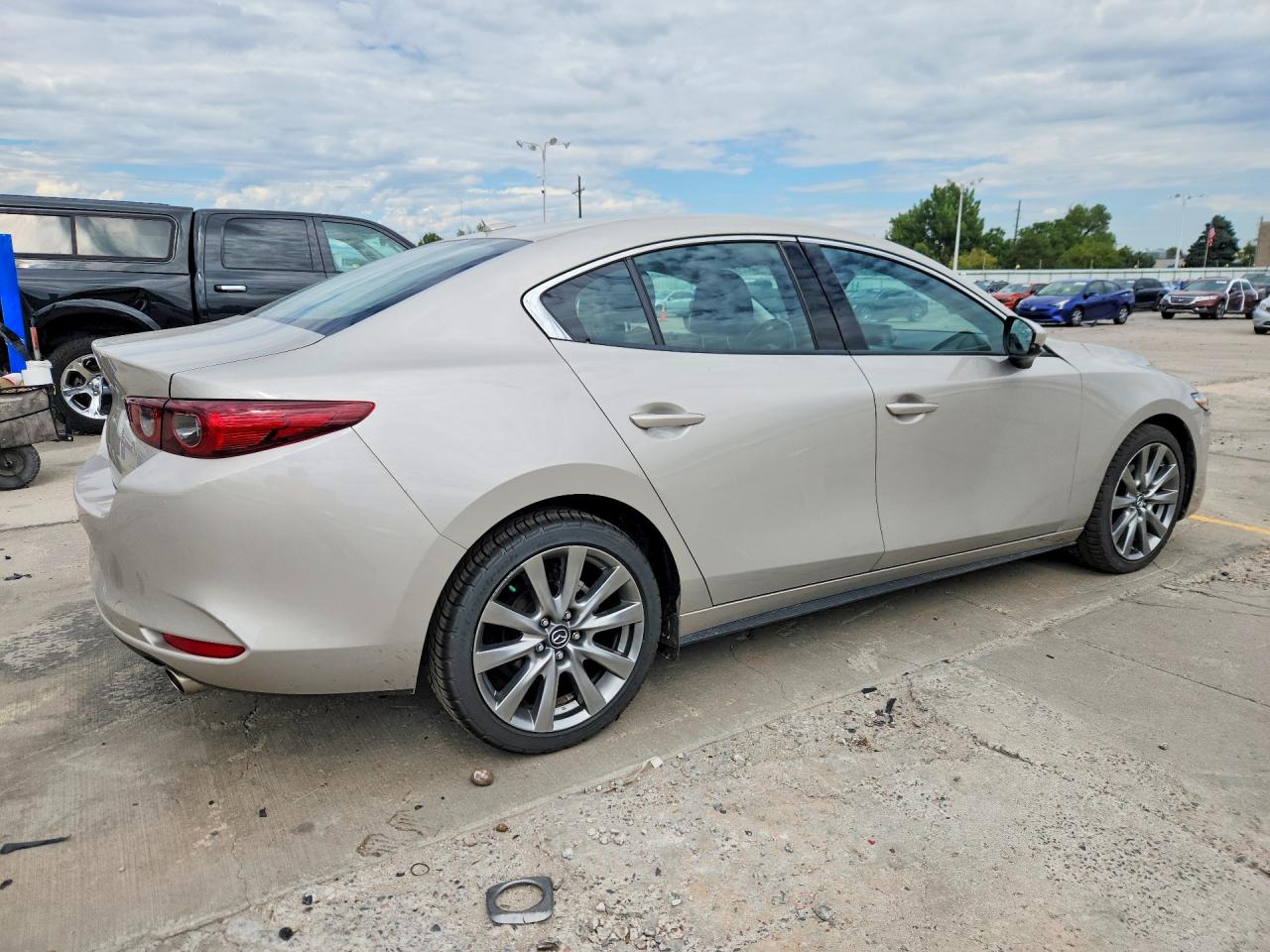 Mazda 3 PREMIUM 2022