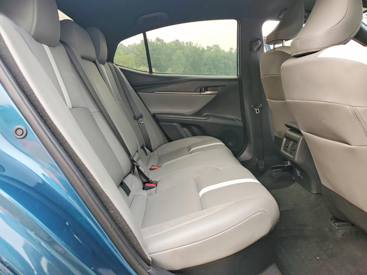 Toyota Camry SE 2025