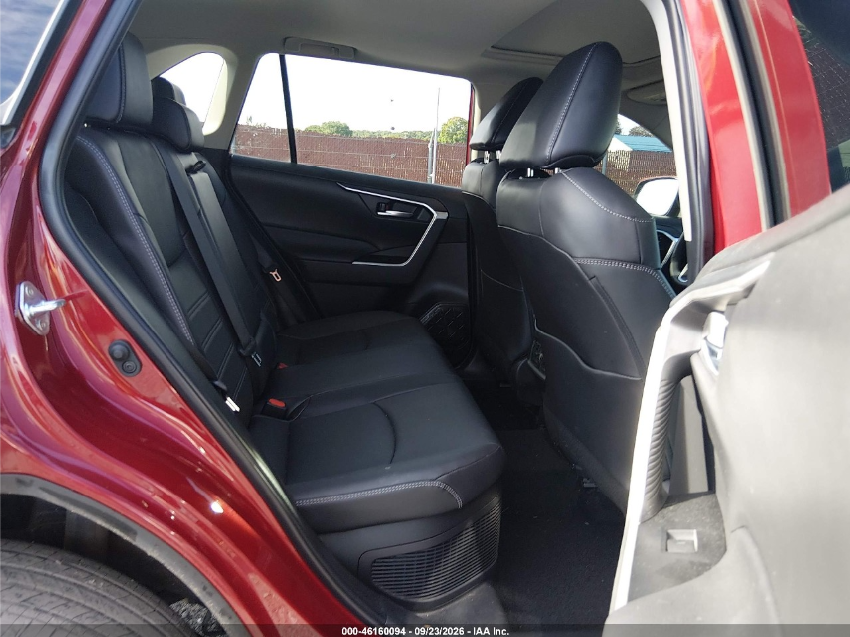 Toyota RAV4 HYBRID XLE PREMIUM 2024