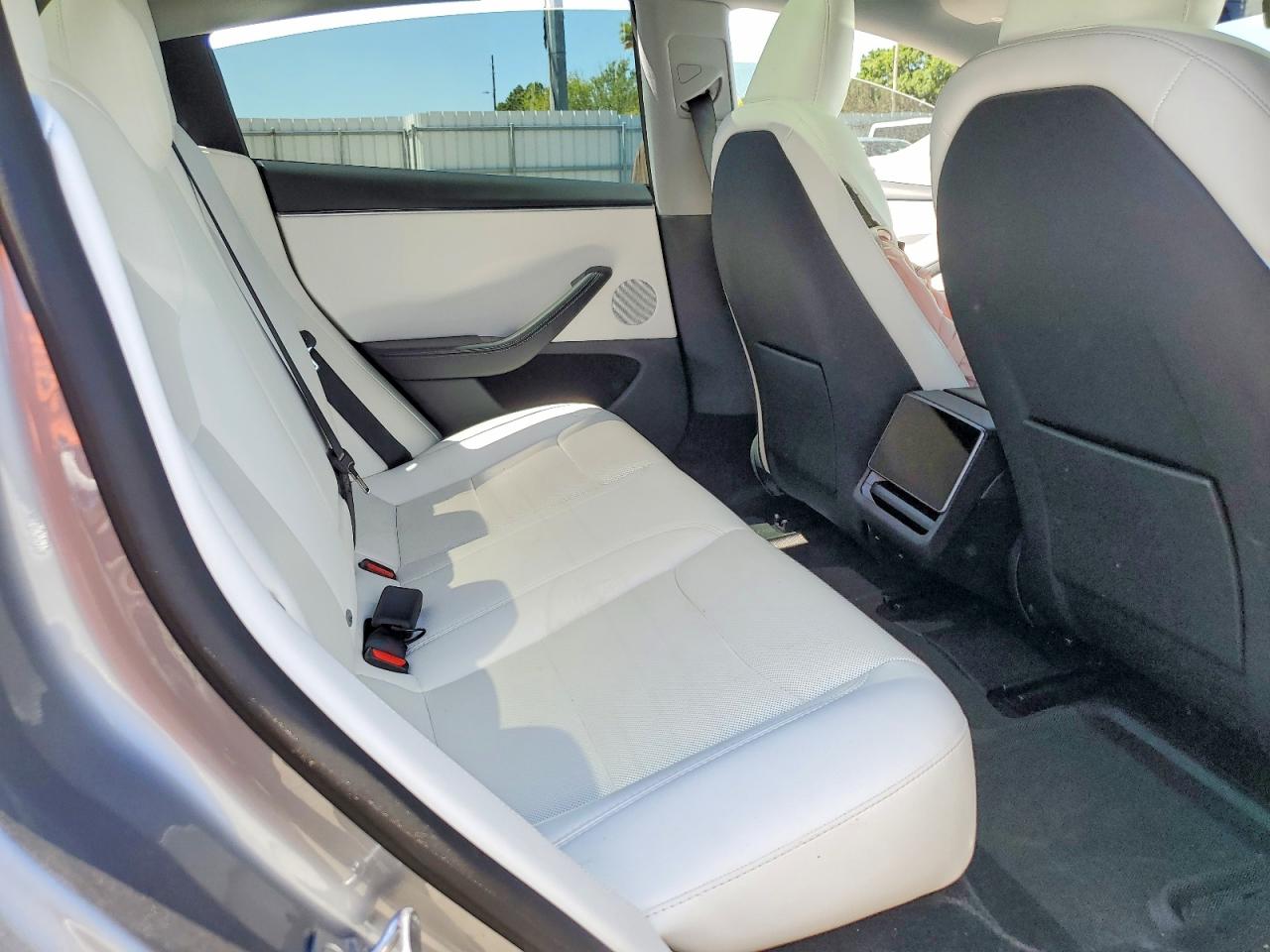 Tesla Model 3 2025
