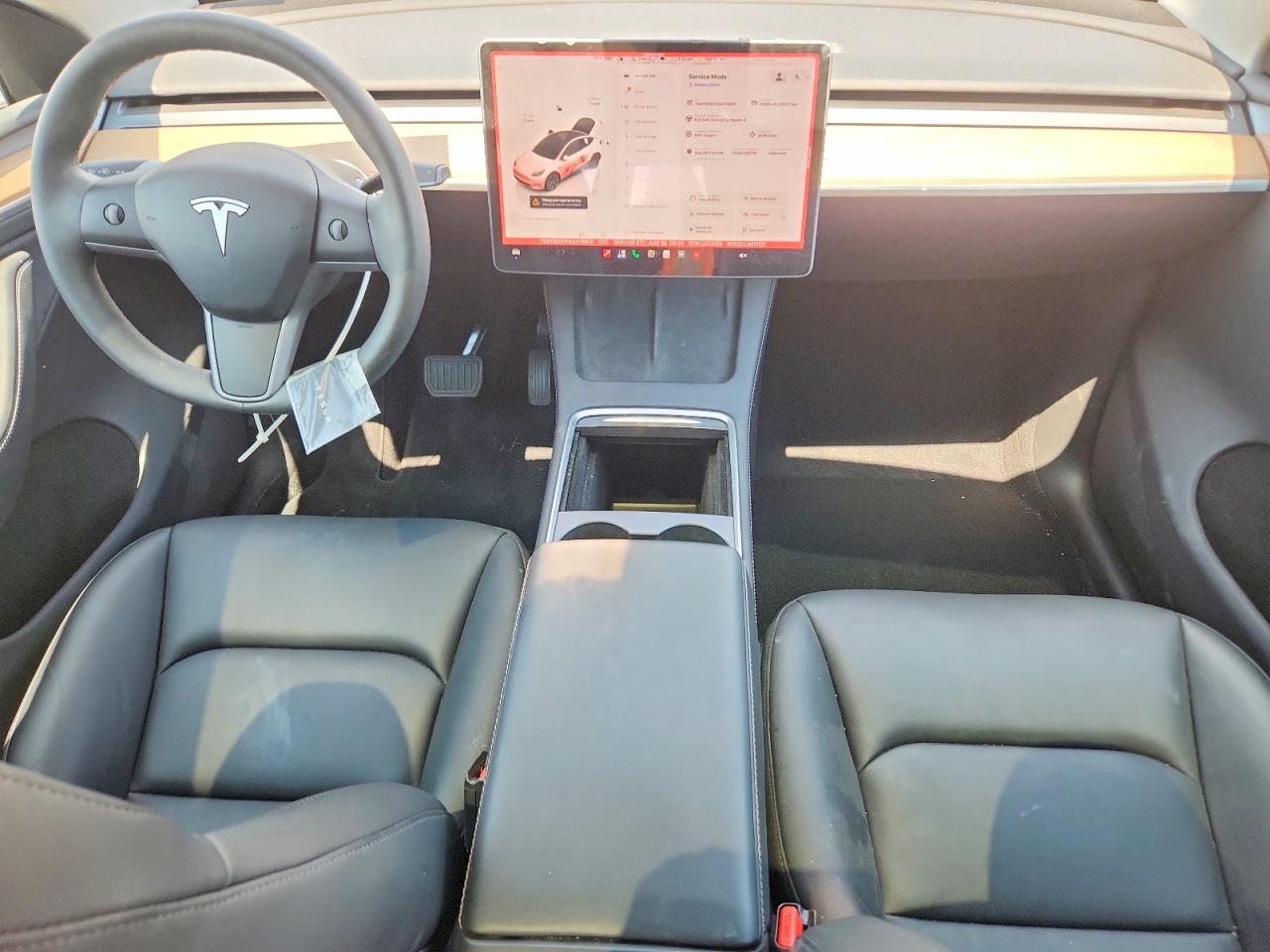 Tesla Model Y 2025