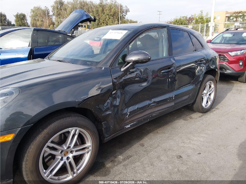 Porsche Macan T 2024