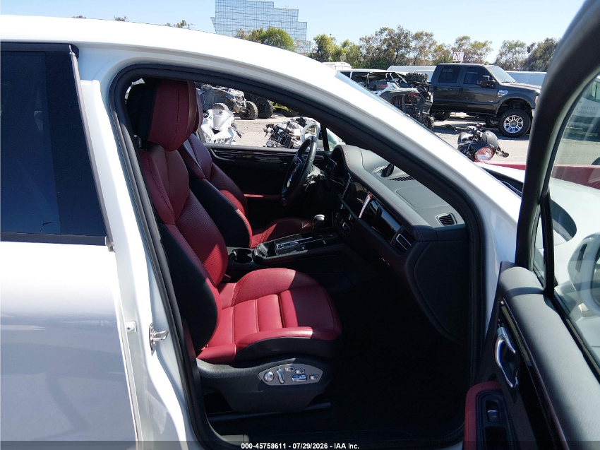 Porsche Macan T 2024
