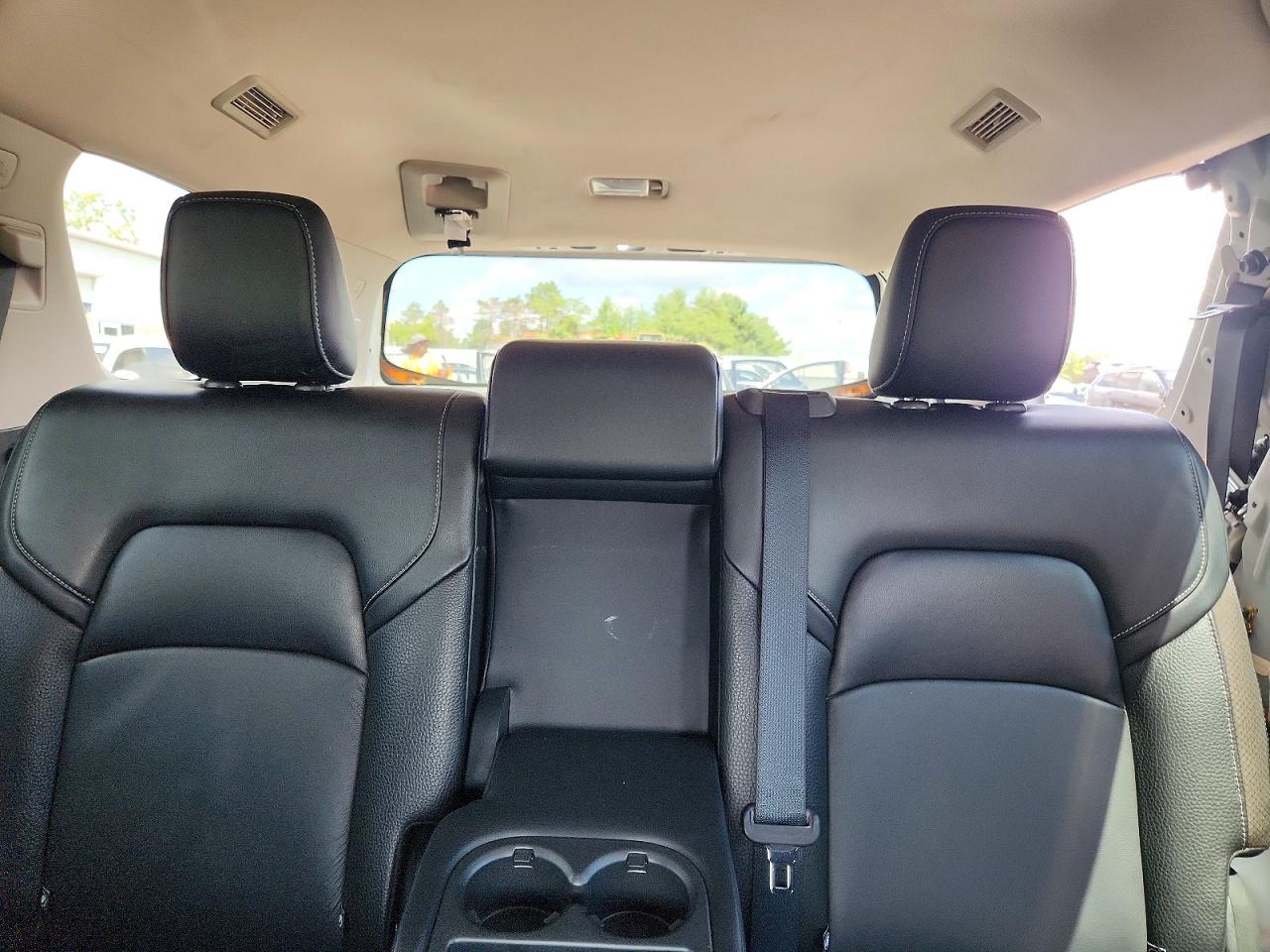 Nissan Pathfinder SL 2024