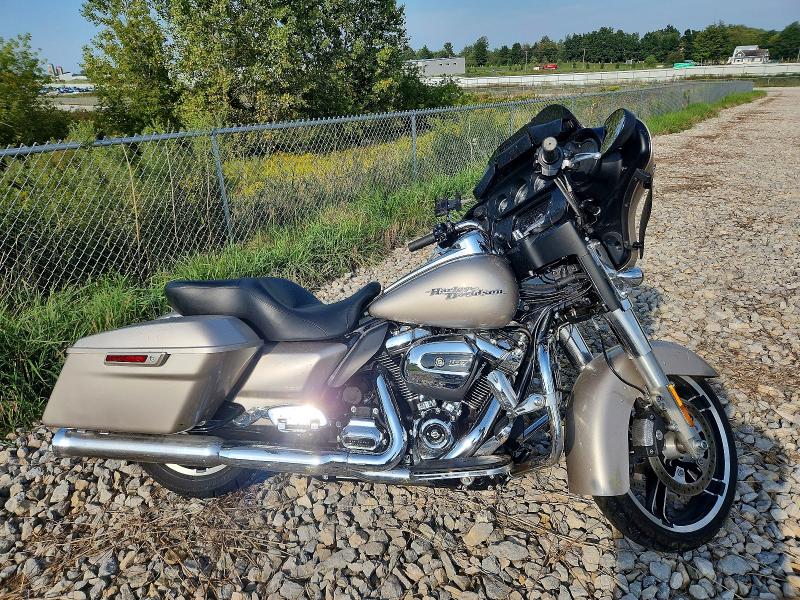 Мототранспорт Harley-Davidson FLHX (2018)