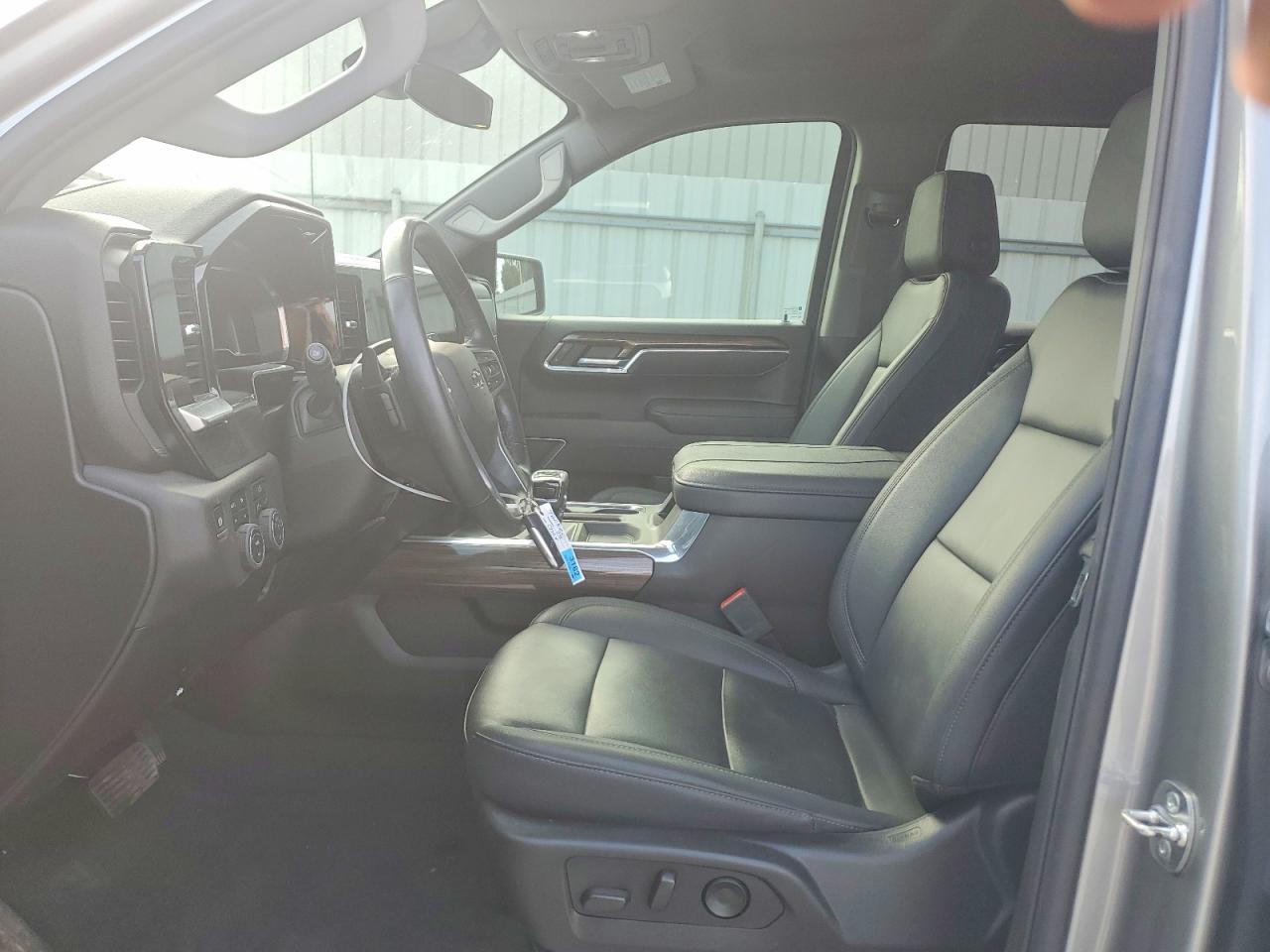 Chevrolet SILVERADO K1500 RST 2025