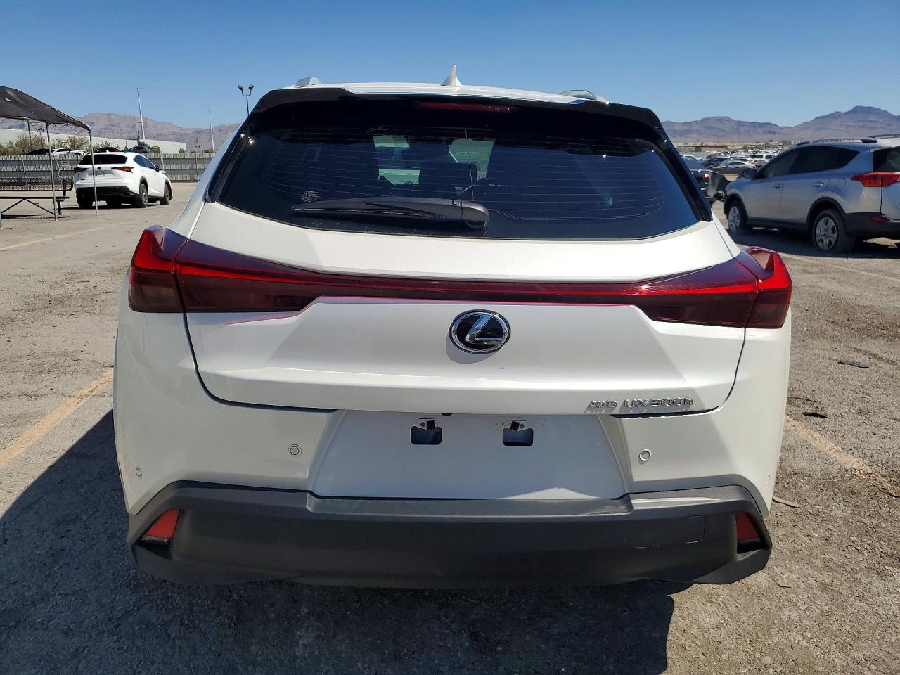 Lexus UX 300H PREMIUM 2025