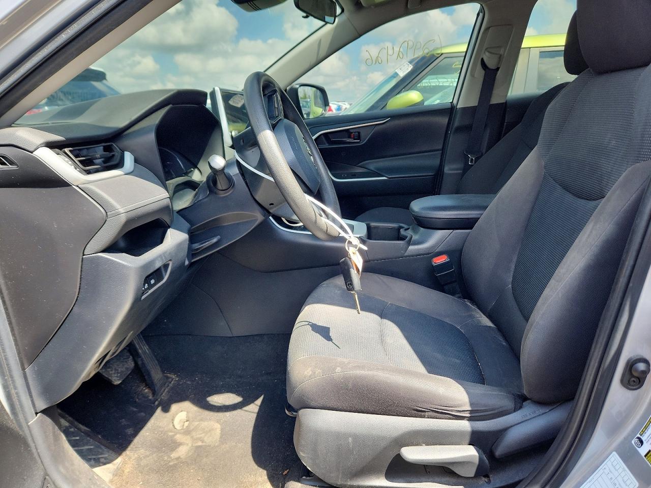 Toyota RAV4 LE 2023