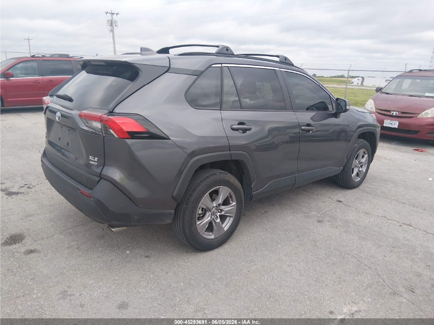 Toyota RAV4 XLE 2024