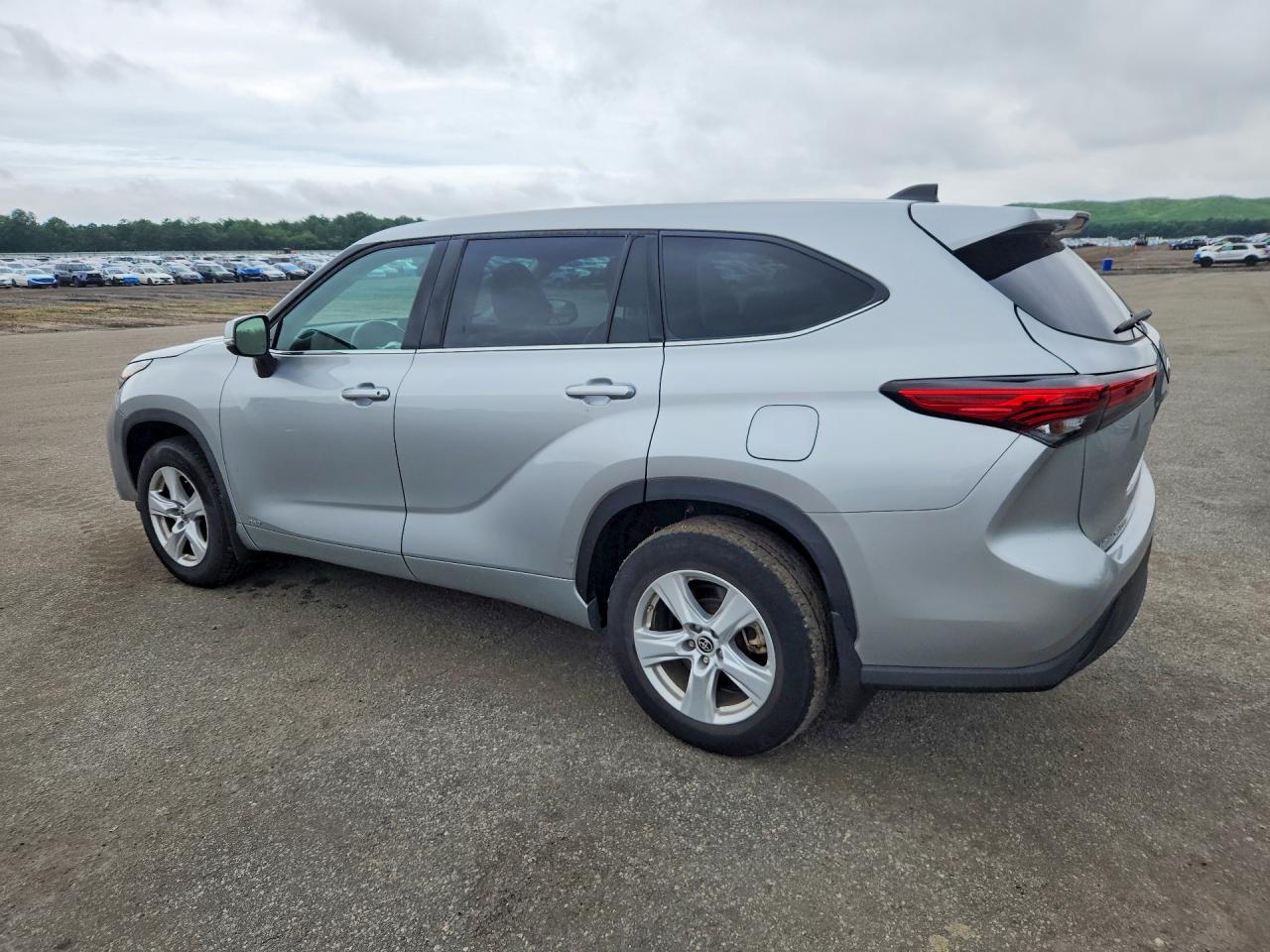 Toyota Highlander HYBRID LE 2022