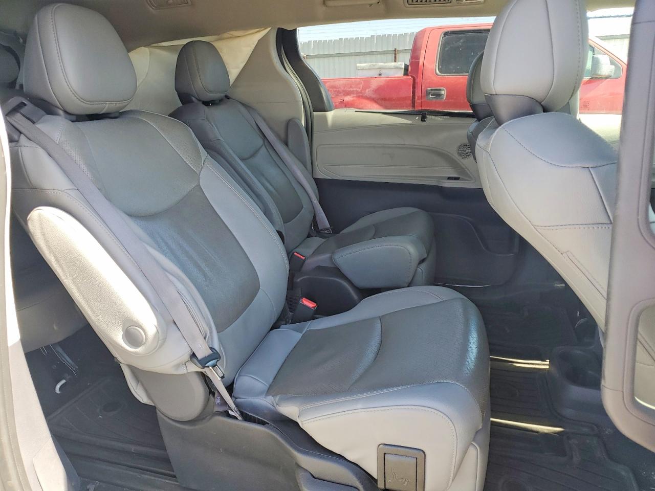 Toyota Sienna LIMITED 7-PASSENGER 2023