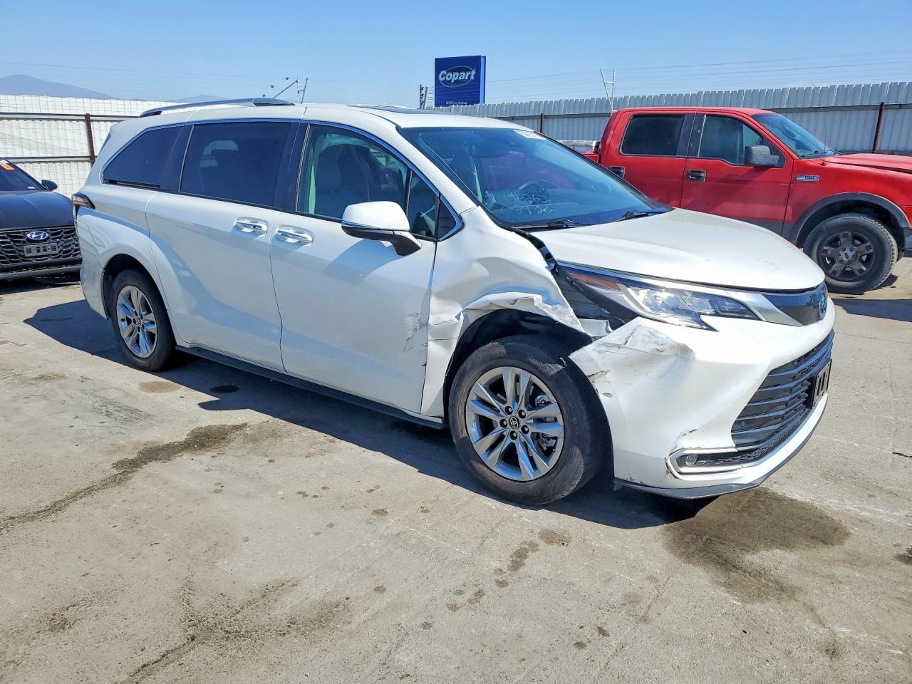 Toyota Sienna LIMITED 7-PASSENGER 2023