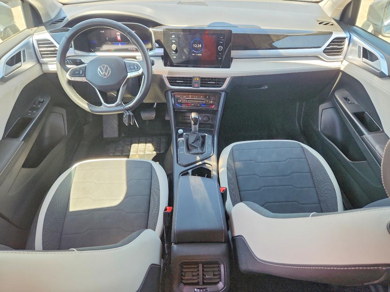 Volkswagen TAOS SE 2025