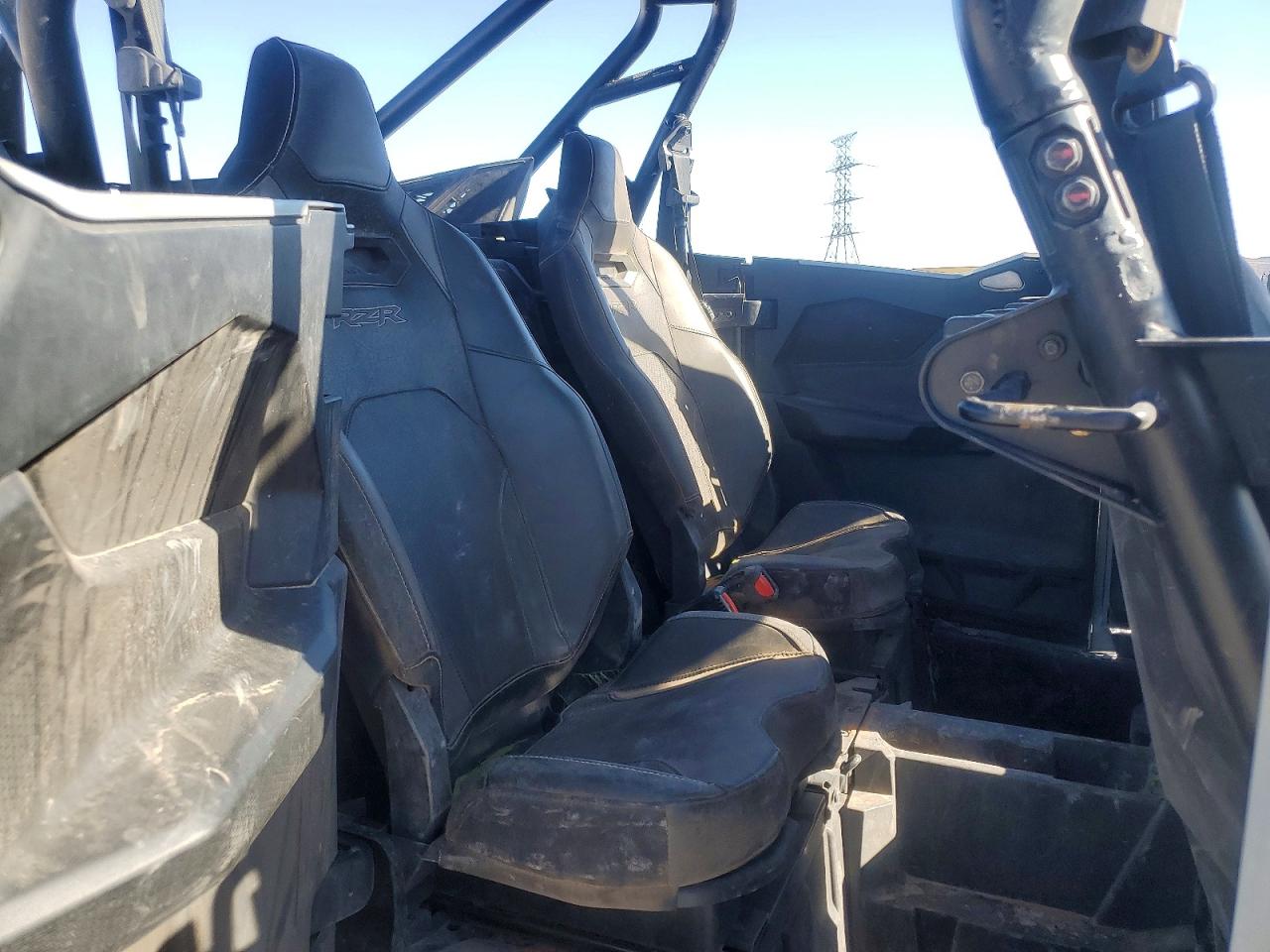  RZR