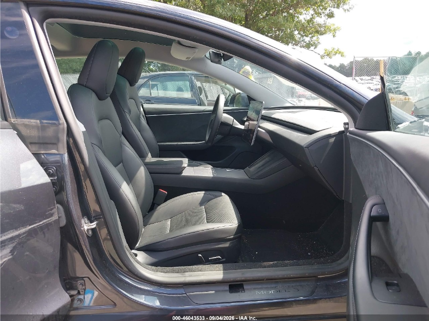 Tesla Model 3 LONG RANGE 2024
