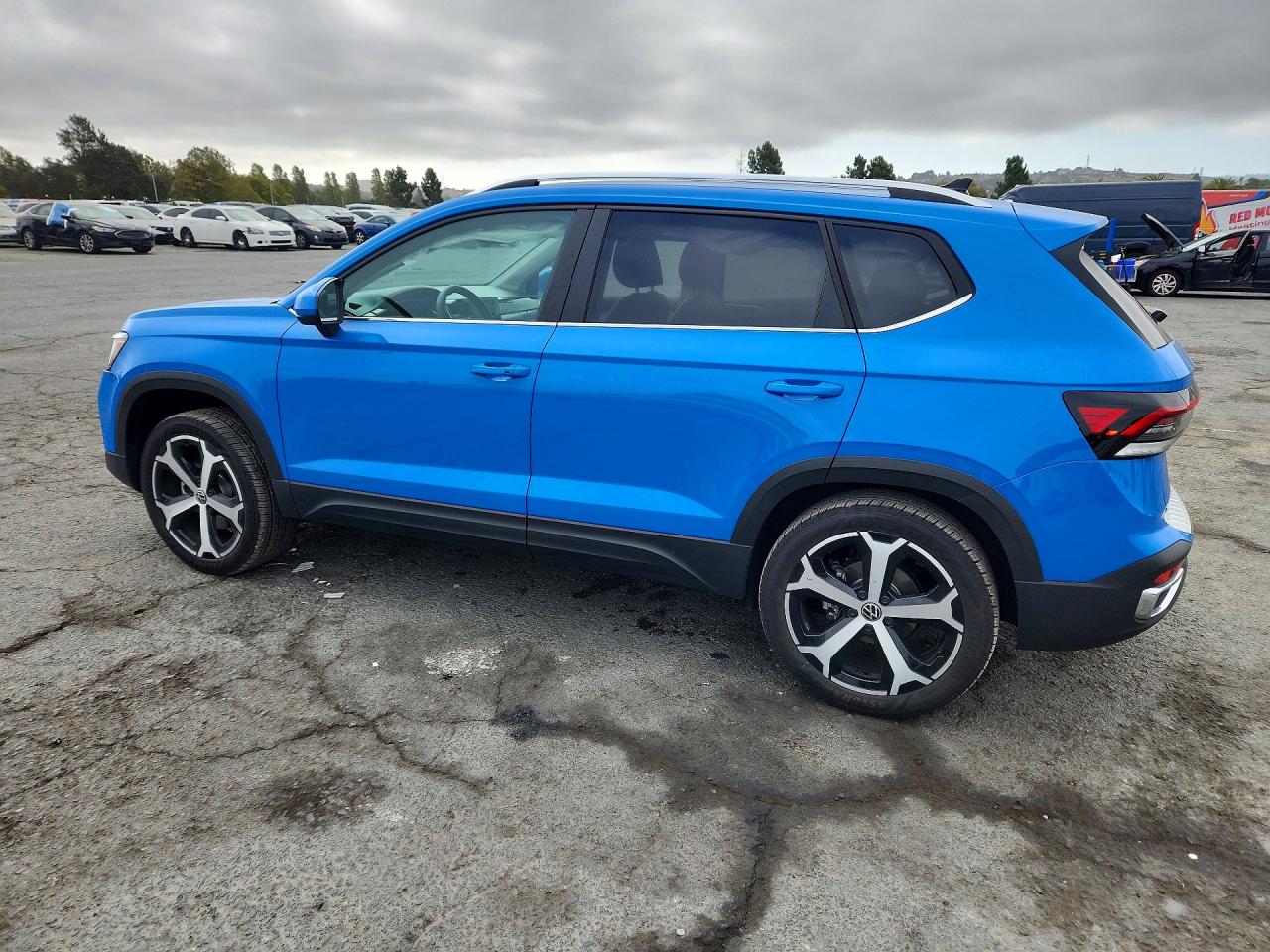 Volkswagen TAOS SEL 2025