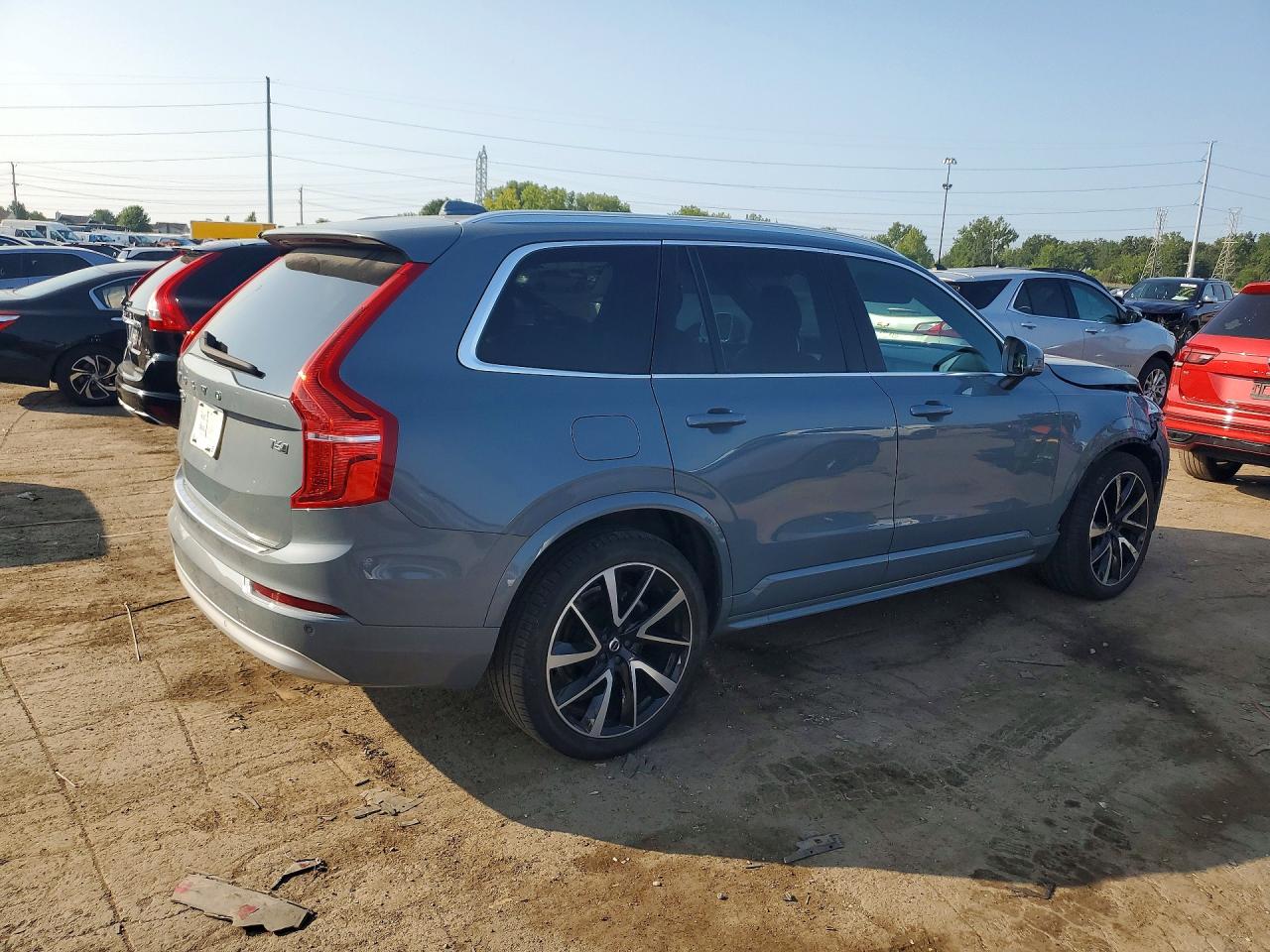 Volvo XC90 T6 MOMENTUM 2022