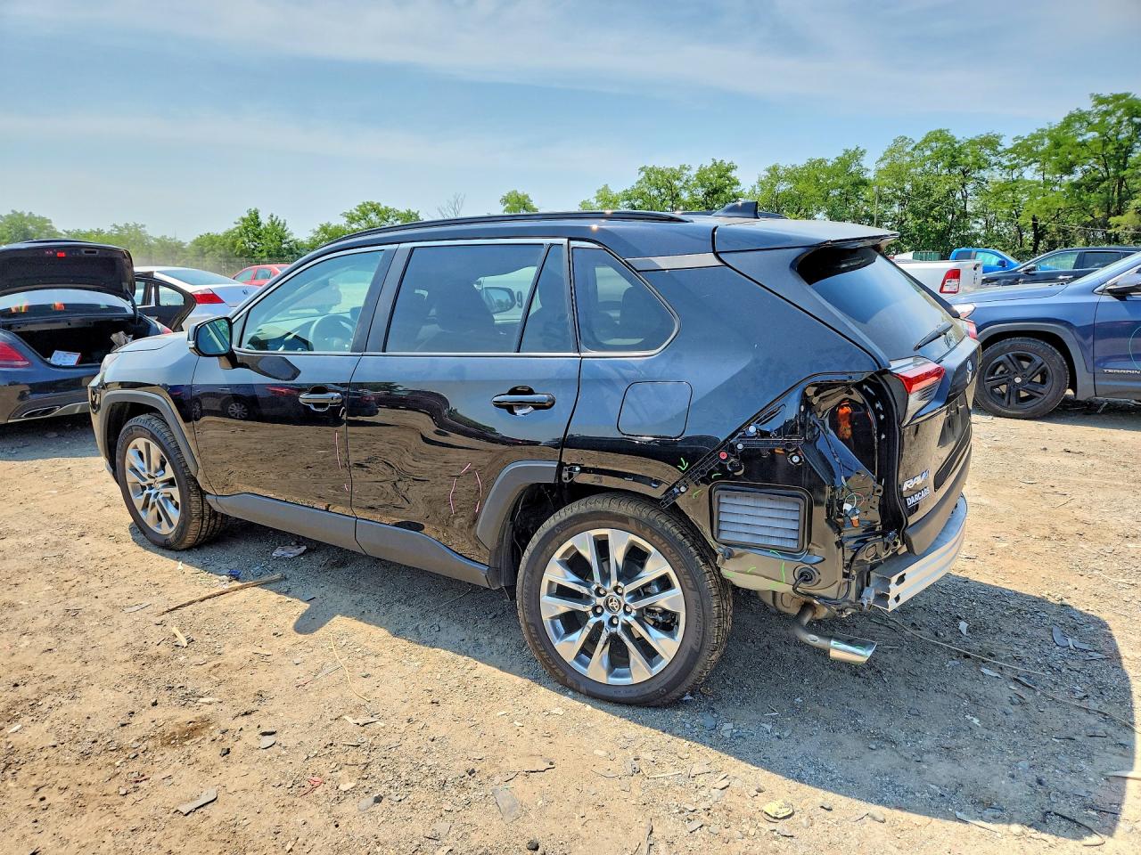 Toyota RAV4 XLE PREMIUM 2025