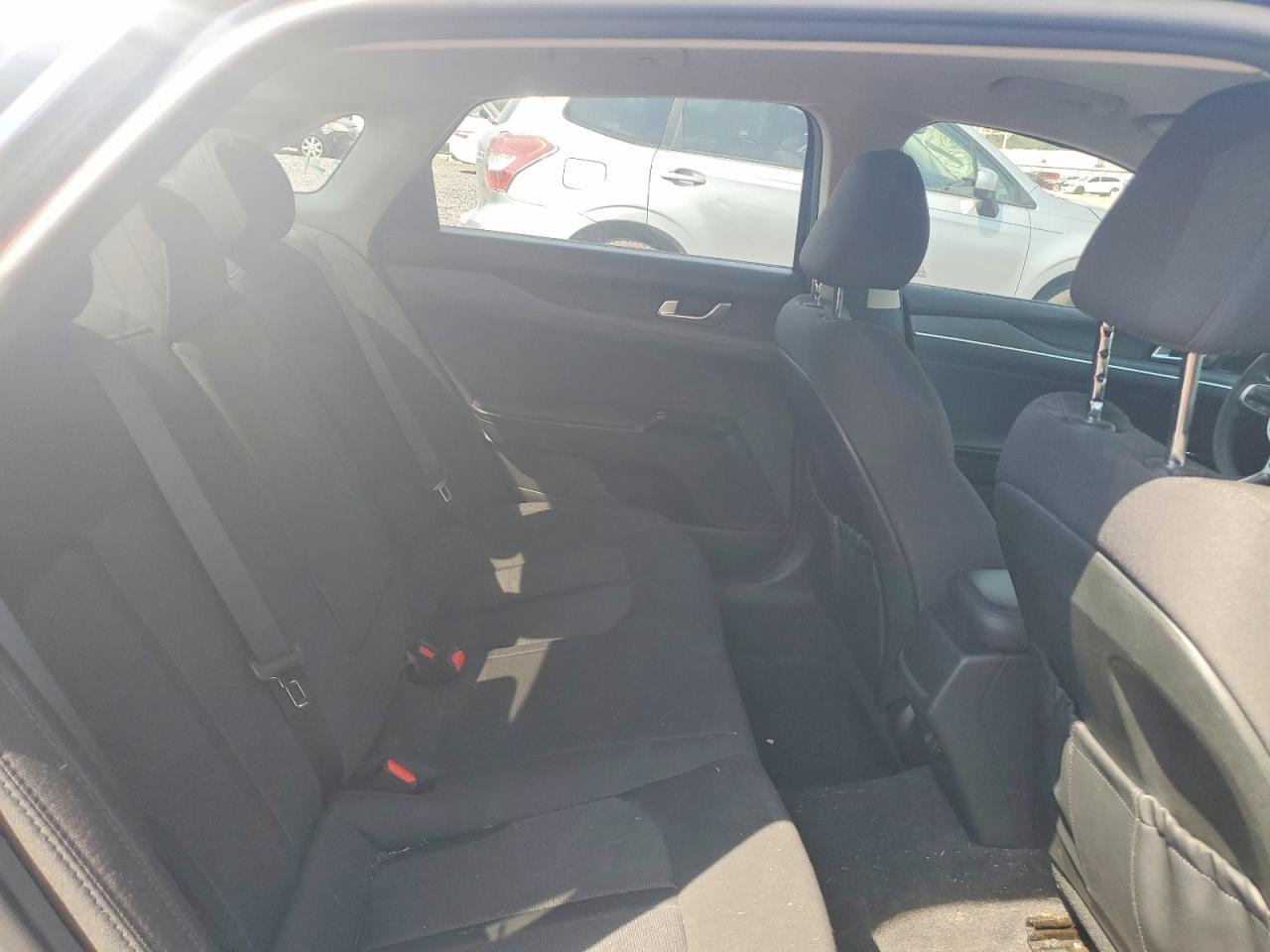 Kia K5 LXS 2023