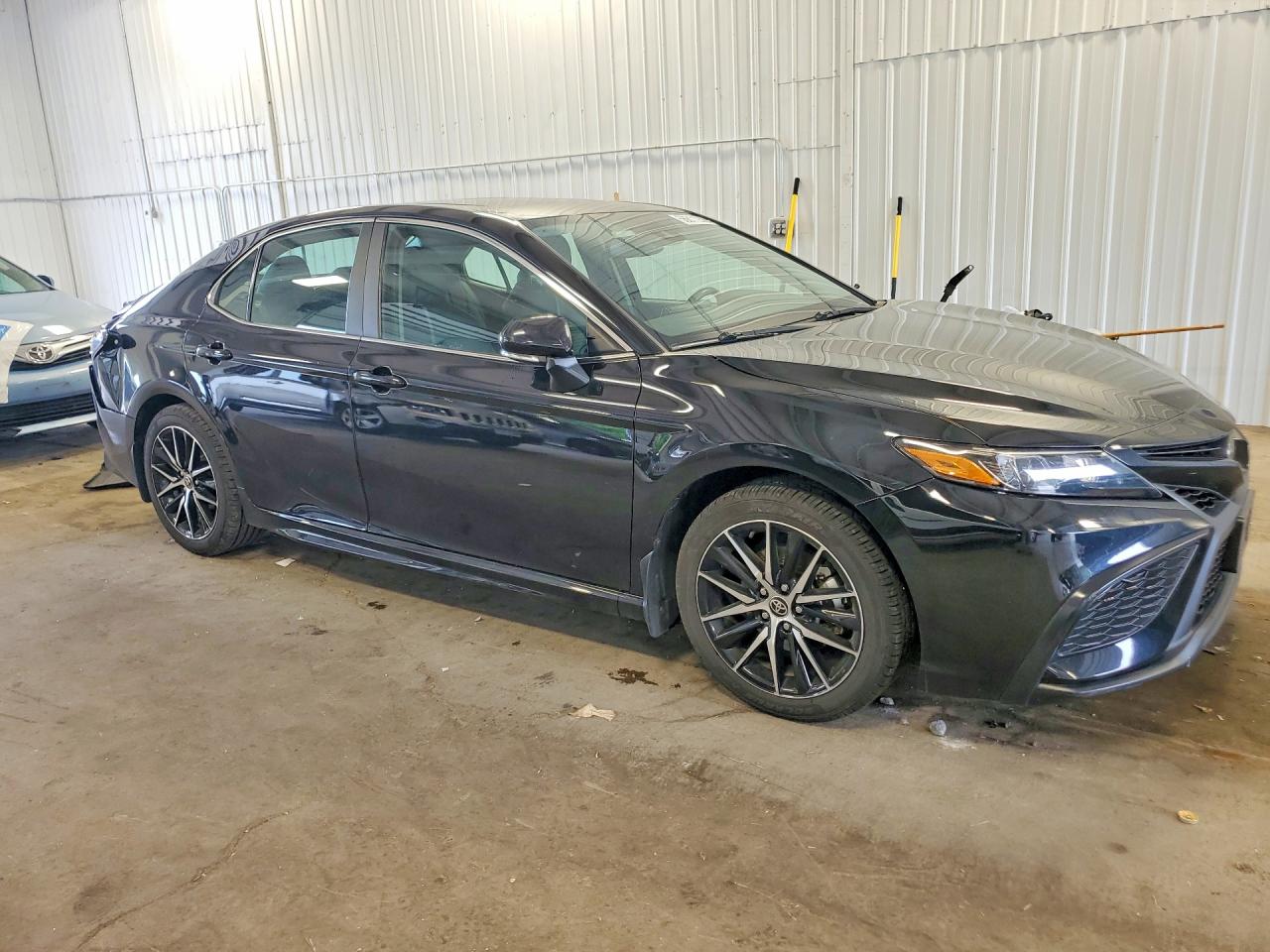 Toyota Camry SE 2023