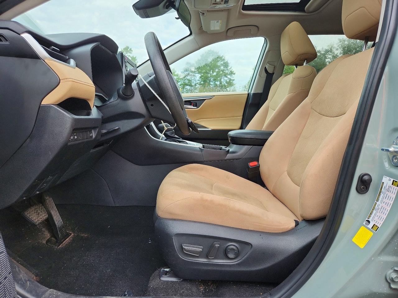 Toyota RAV4 XLE 2022