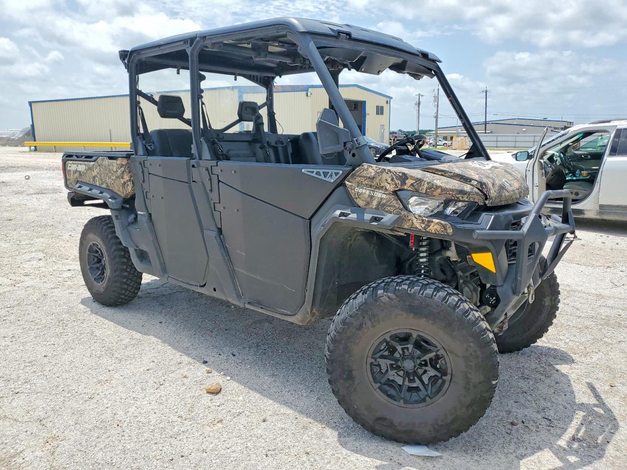 Can-Am Defender 2023