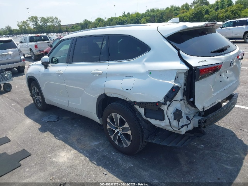 Toyota Highlander HYBRID XLE 2022