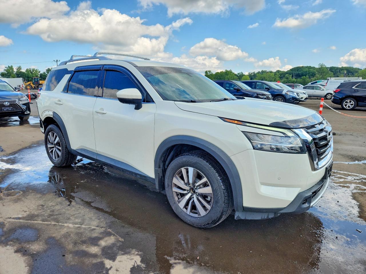 Nissan Pathfinder SL 2024