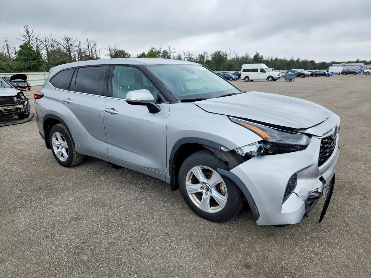 Toyota Highlander HYBRID LE 2022