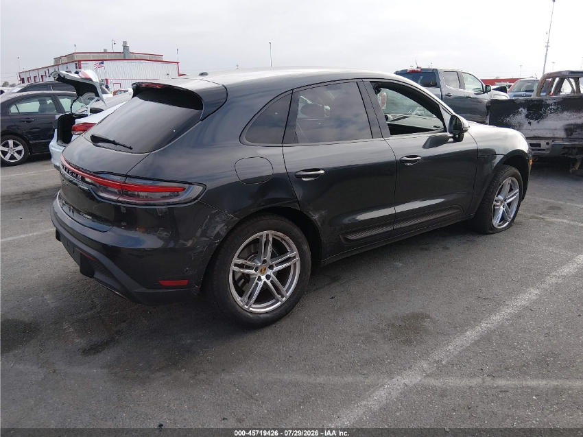 Porsche Macan T 2024