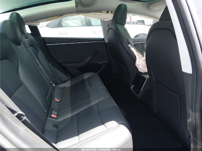 Tesla Model 3 2024