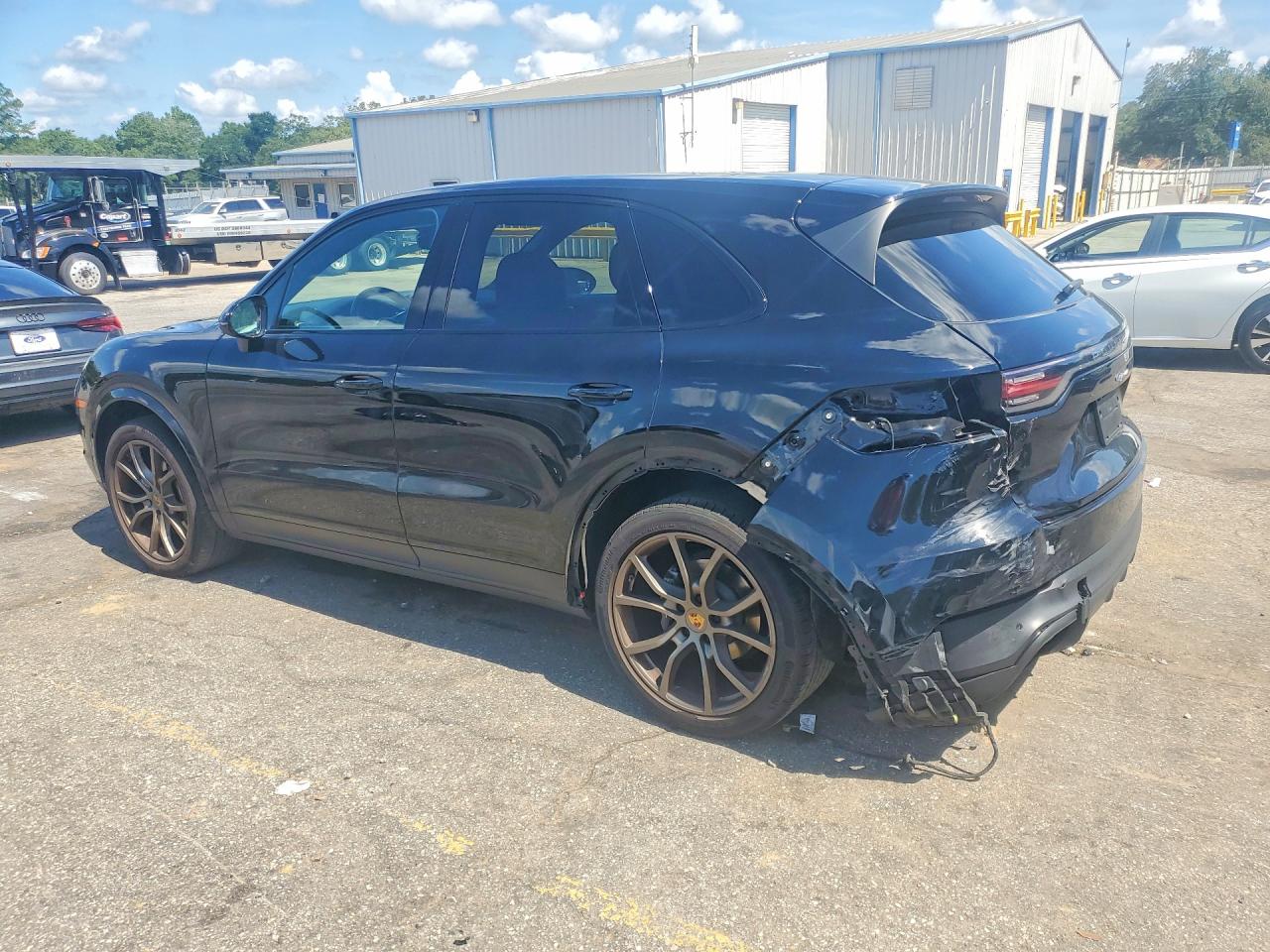 Porsche Cayenne BASE 2023