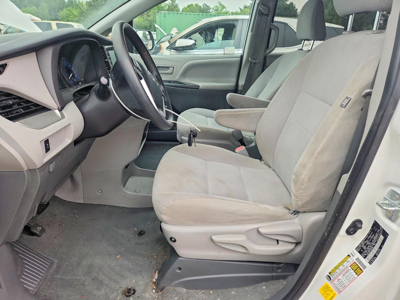 Toyota Sienna L 2020